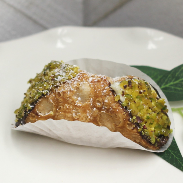 Pistachio Ricotta Mini Cannoli
