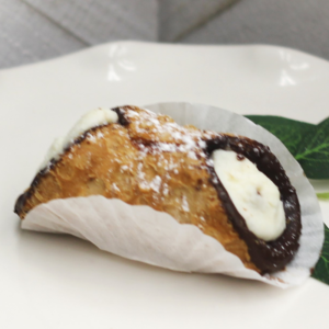 Chocolate Chip Ricotta Mini Cannoli