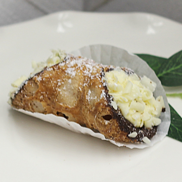 Vanilla Custard Italian Cannoli