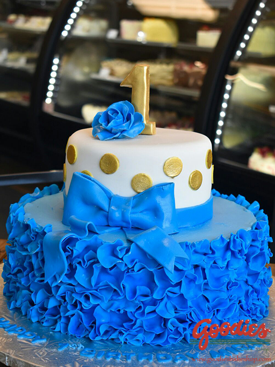 2,009 Blue Birthday Cake Stock Photos, High-Res Pictures, and Images -  Getty Images