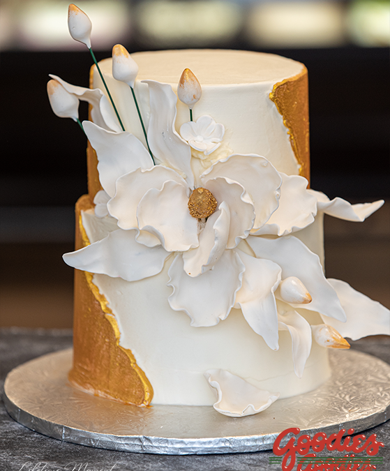 White Lily Gold Wedding Cake