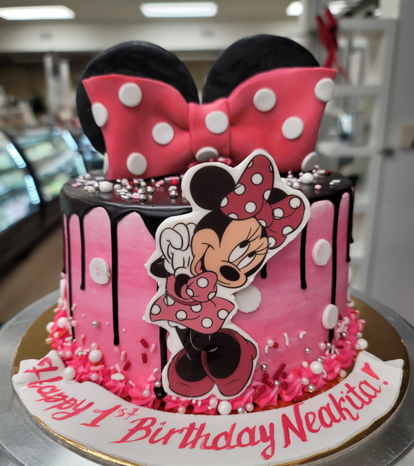 Minnie Mouse Custom Cake